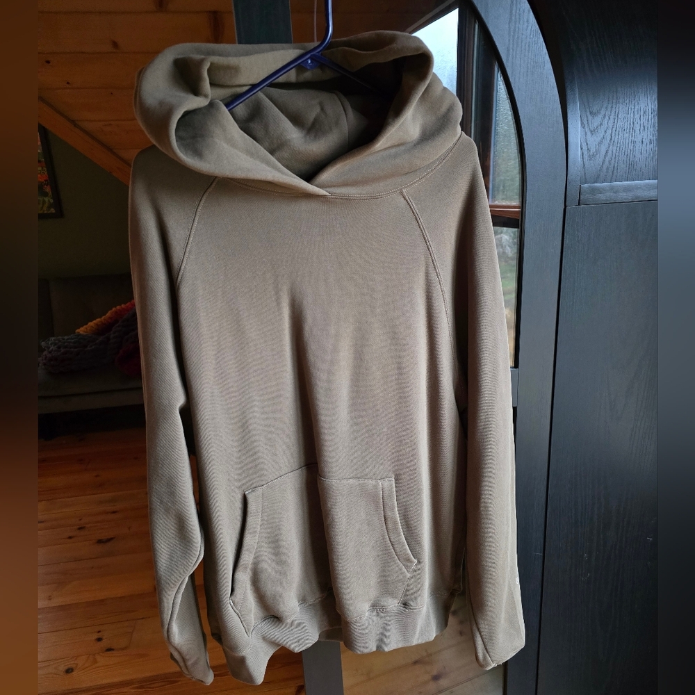 Hooded Pullover Sweatshirt in Light Brown/Olive G ATHLETICA